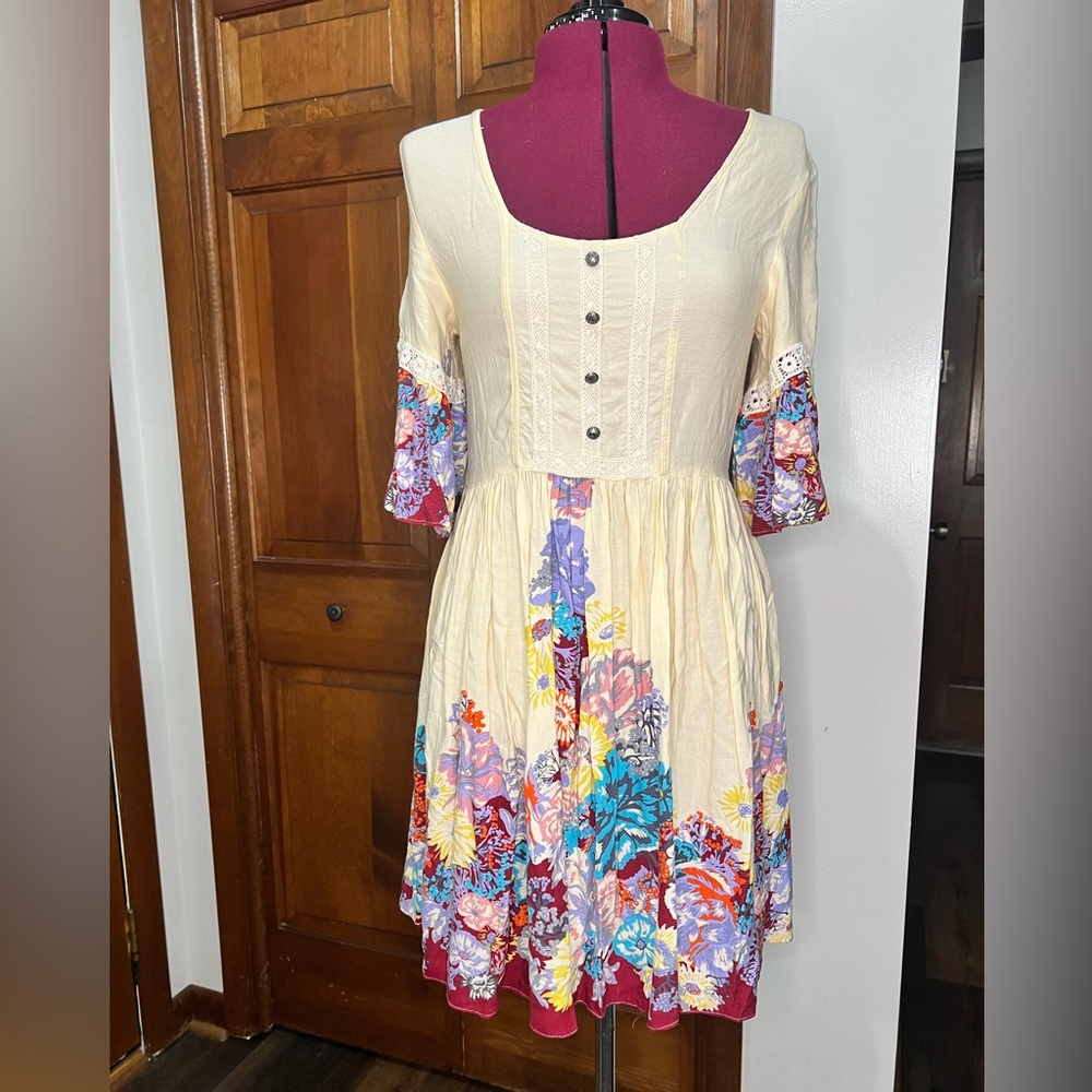 Umgee floral flutter dress size medium